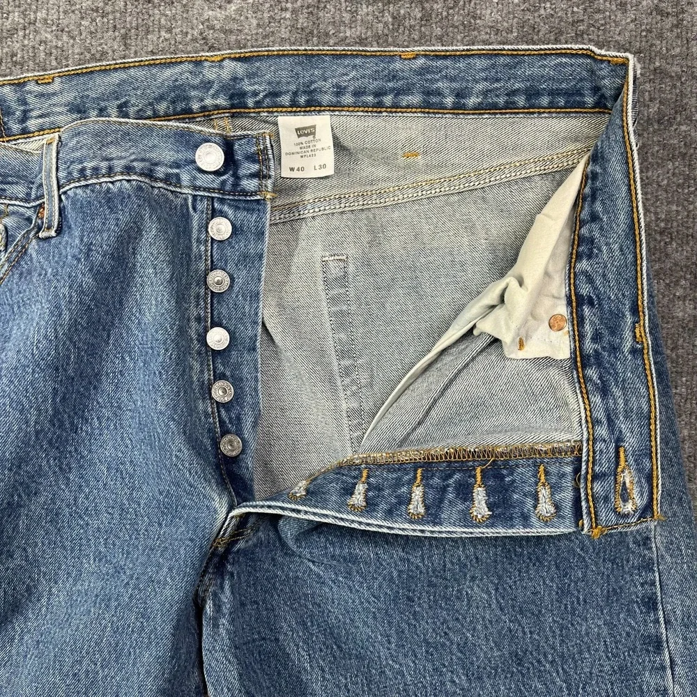 Vintage 2006 Levi's 501‎ Jeans Blue Denim Classic Straight Button Fly Y2K 38X31